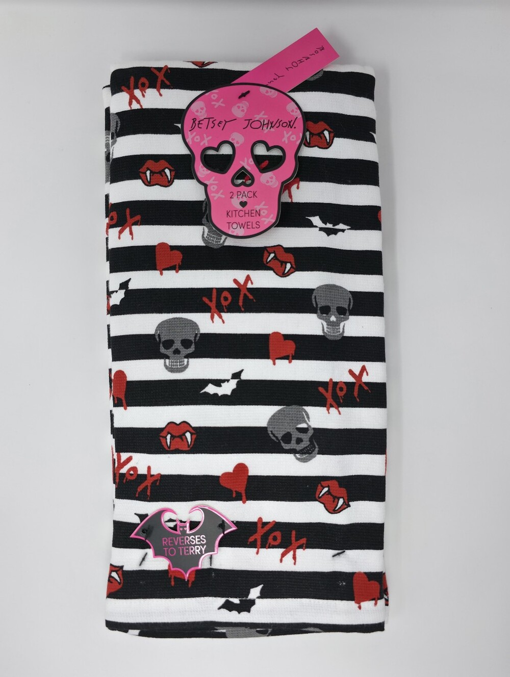 Betsey Johnson Love Bites Kitchen Towels Vampire Bats Skulls NWT 100% Cotton